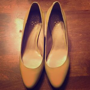 Vince Camuto pumps